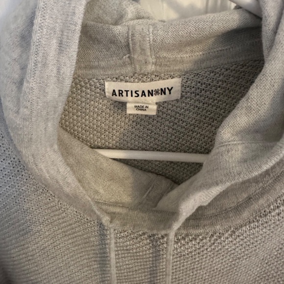 Sweatshirt - Picture 3 of 4